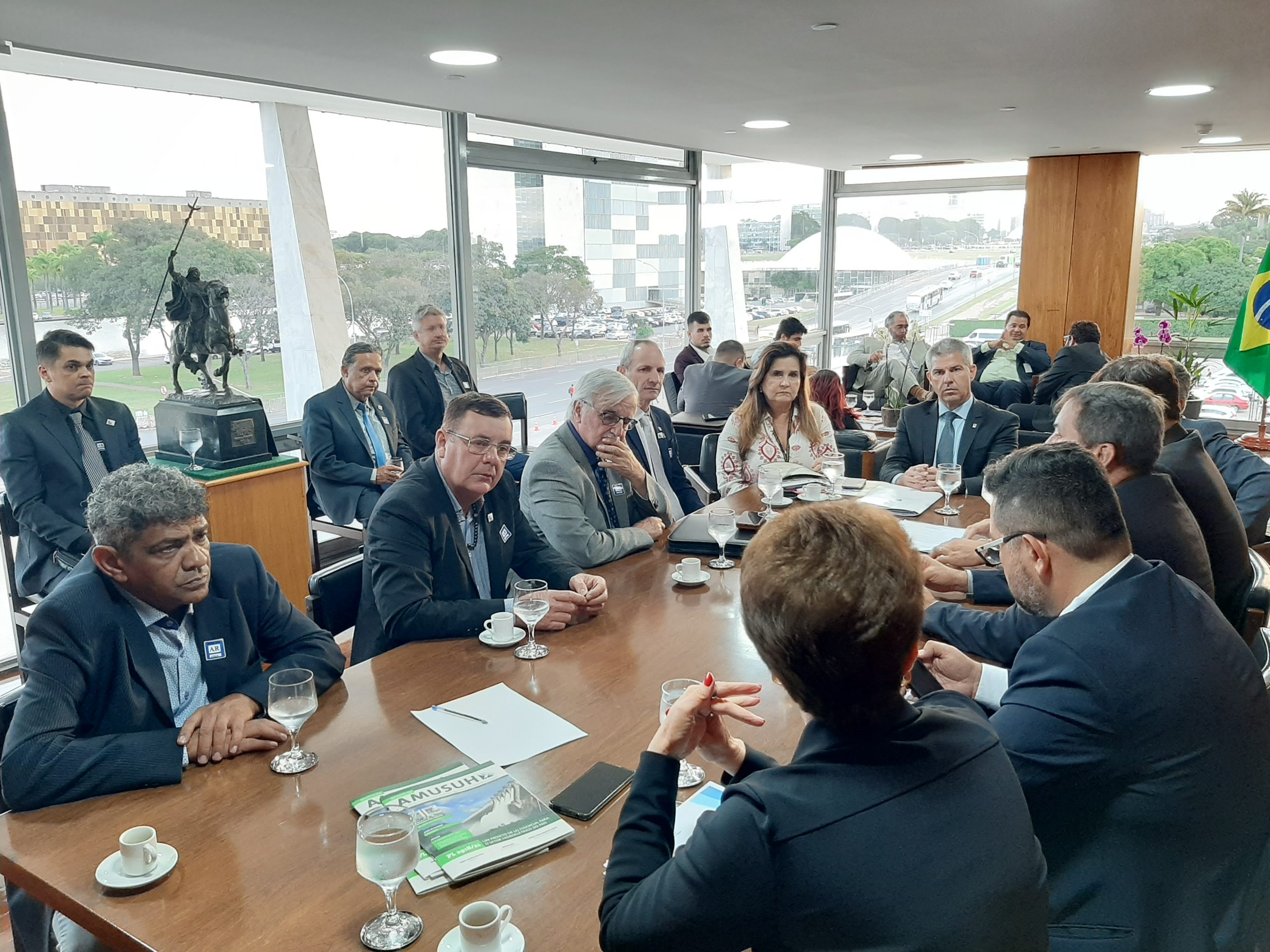 A AMUSUH é recebida na Presidência da República pelo Secretário Ceciliano 2