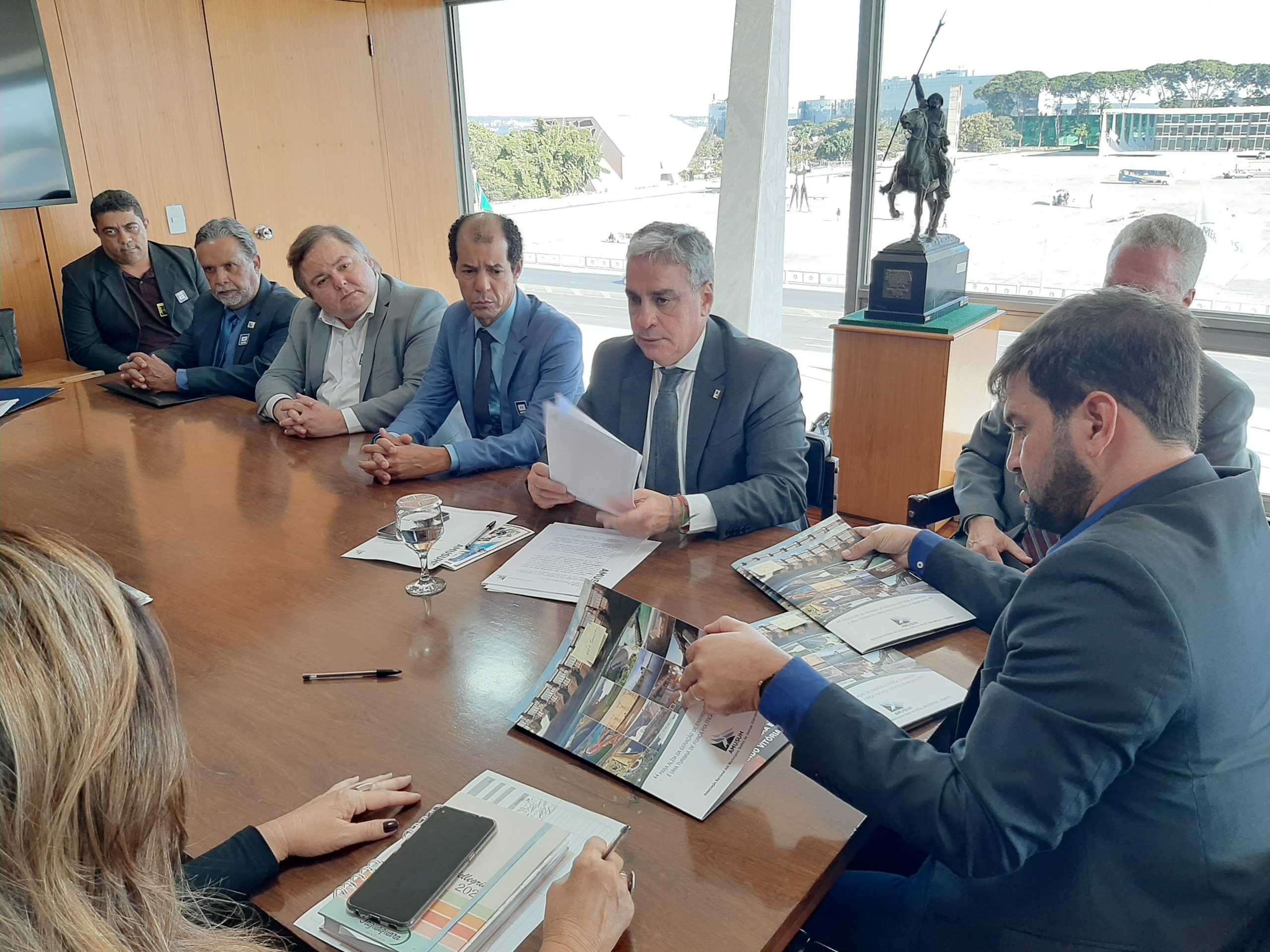 Nova audiência da AMUSUH com Secretário Ceciliano no Palácio do Planalto 1