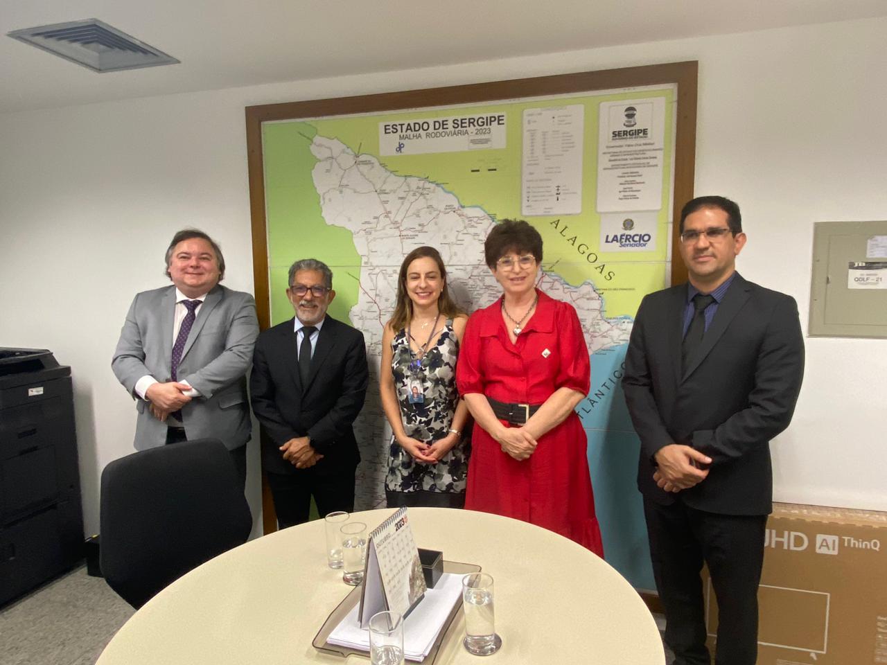 AMUSUH renova reuniões com membros da CCJ no Senado e busca o apoio da FGV 3