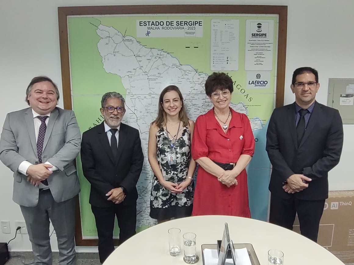 AMUSUH renova reuniões com membros da CCJ no Senado e busca o apoio da FGV 1