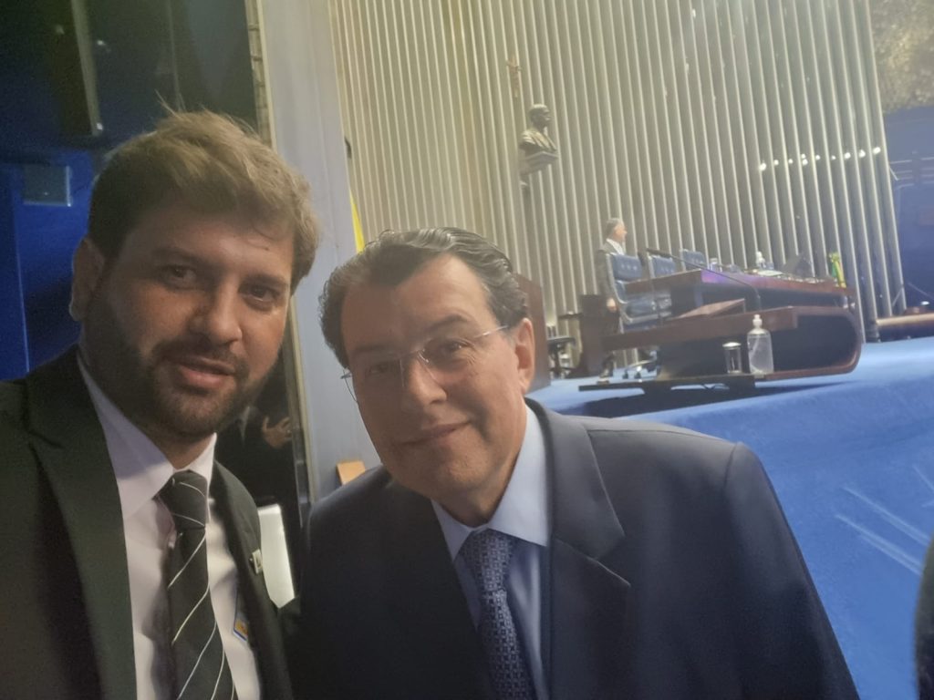 Presidente da AMUSUH participa de audiência pública no Plenário do Senado 6
