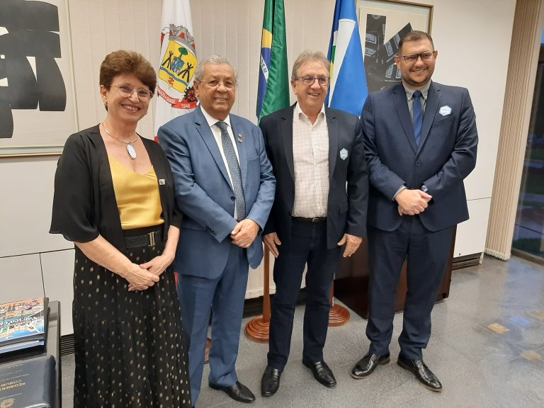 A AMUSUH e o prefeito de Paranaíta cumprem audiências