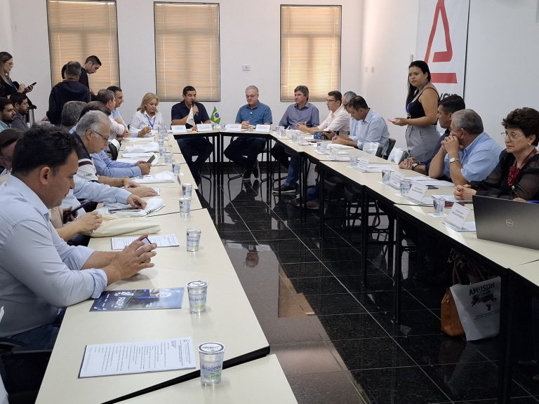 AMUSUH participa de assembleia geral da AMVAP