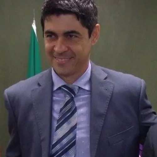 Renis Cézar de Oliveira 