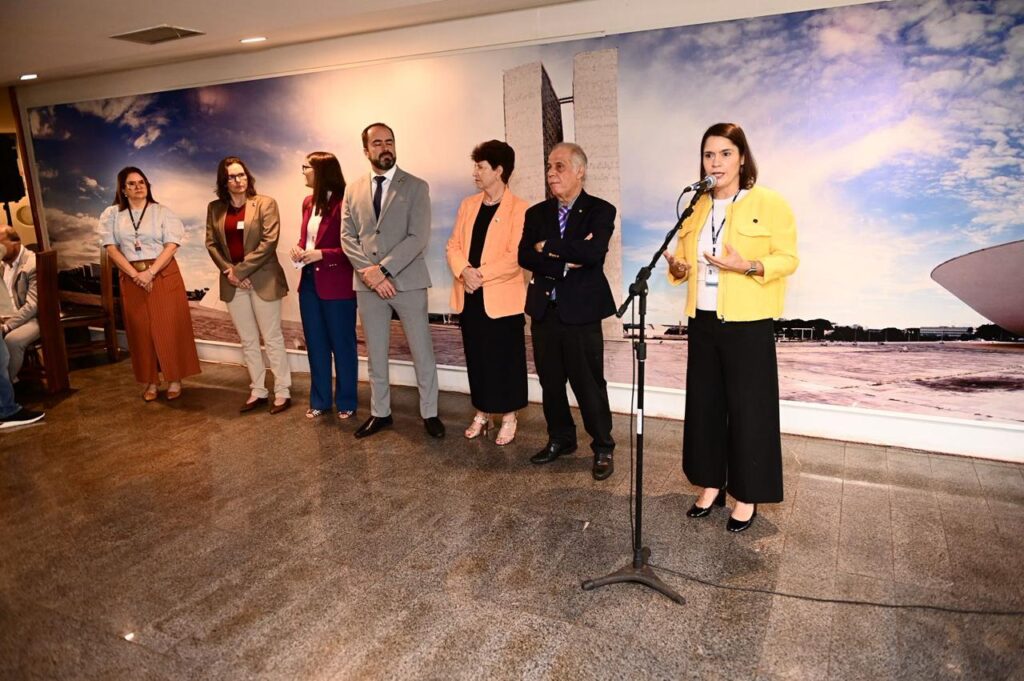 Café com Autoridades: oportunidade para uma palavra breve aos Participantes